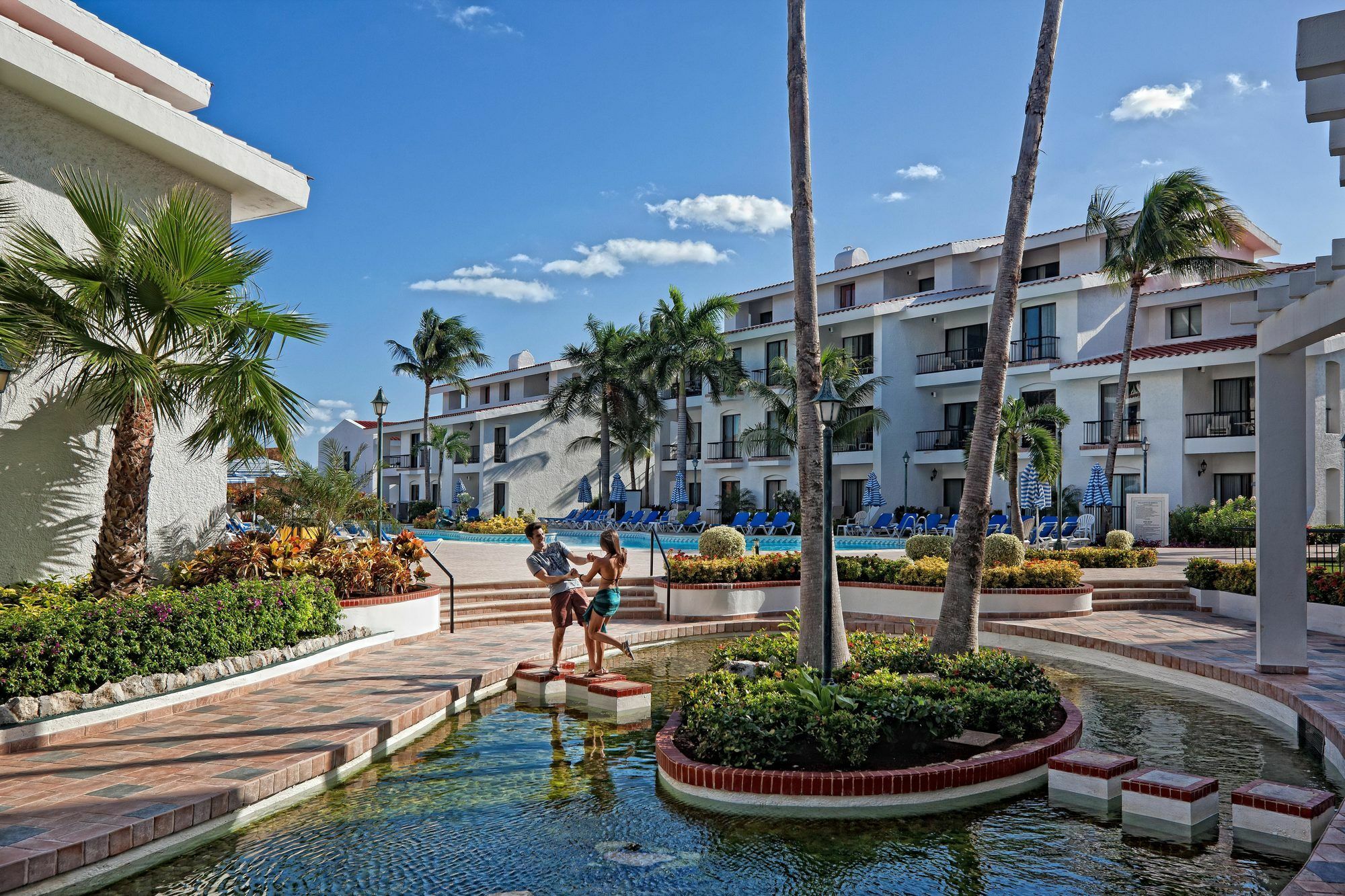 The Villas At The Royal Cancun - All Suites Resort Exterior photo